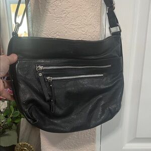 GREAT AMERICAN LEATHER WORKS Black Leather Shoulder Bag with Silver Zippers